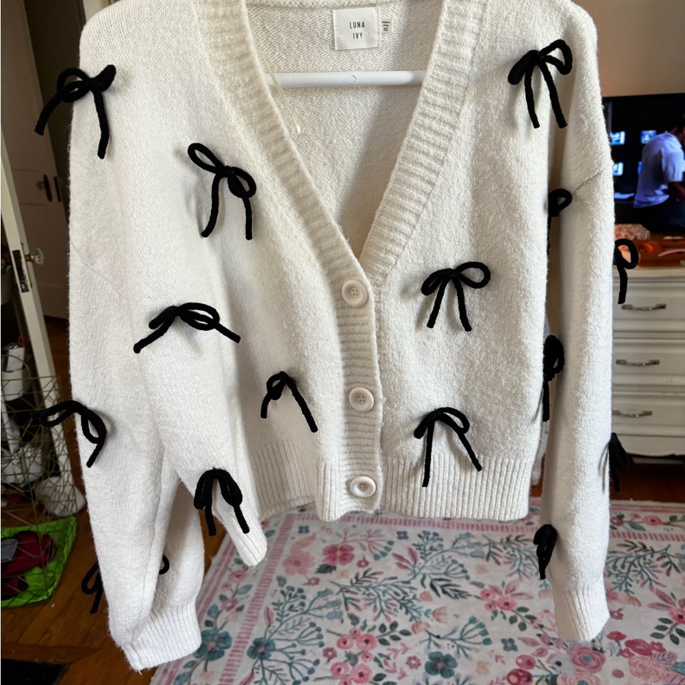 White Bow-Appliqué V-Neck Cardigan Sweater